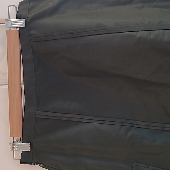 Diane vonFurstenberg silk skirt. Size 8 - Picture 3 of 7